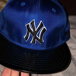 blue and back ny hat